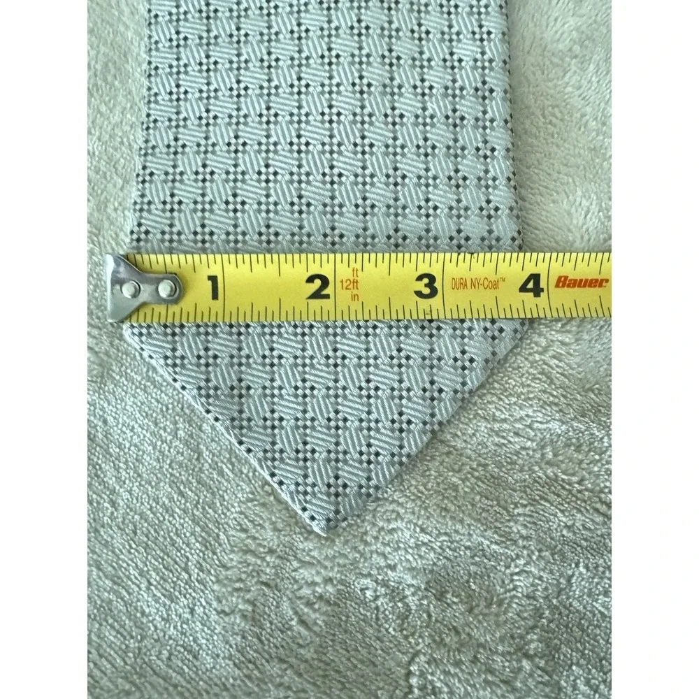 Giorgio‎ Armani Silk Tie Gray Geometric Pattern Made in Italy Luxury Designer